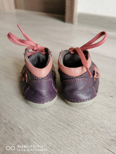 Dievčenské kožené capačky, 17