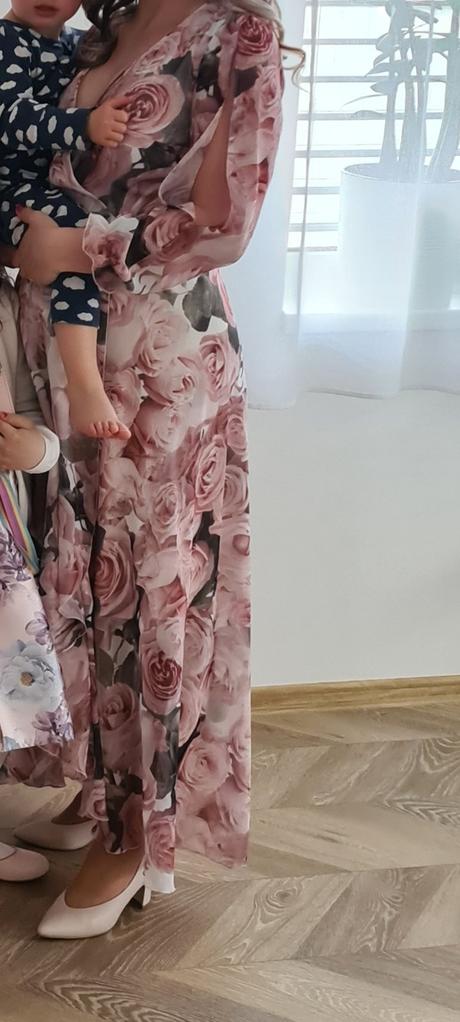 Spoločenské kvetované šaty, 40