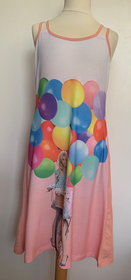 Teto šaty s pani na bicykli, 152