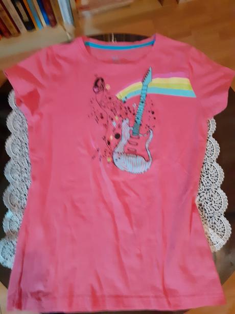 Ruzove dievcenske tricko s obrazkom gitary, 158