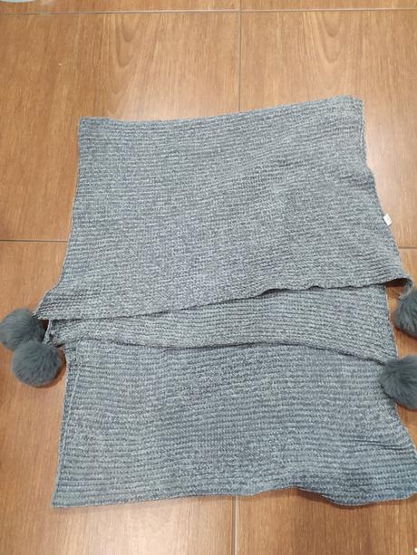 Dlhý žinilkový šál, 