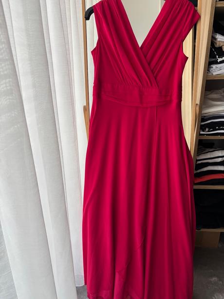 Malinove spoločenské šaty, 42