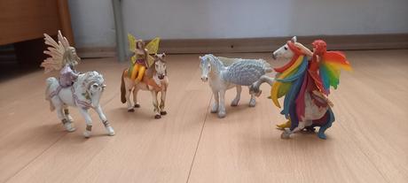 Schleich stajňa a kone, 