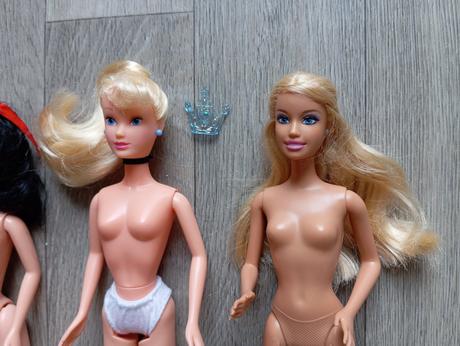 Barbie, snehulienka a popoluška,