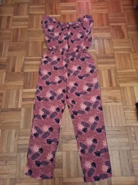 Dievčenský overal, 134