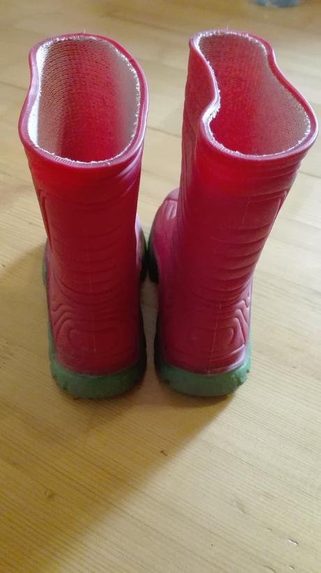 Červené gumáky, 24