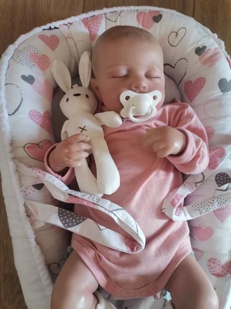 Realistická bábika,