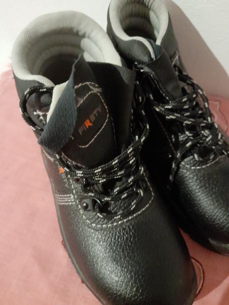 Pracovna obuv 38, 38