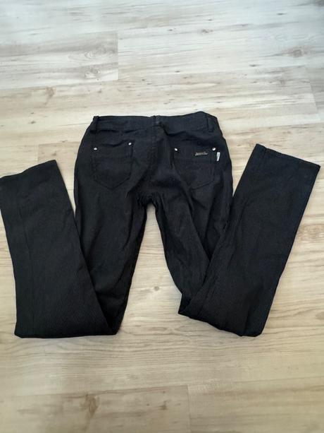 Dámske nohavice, 26