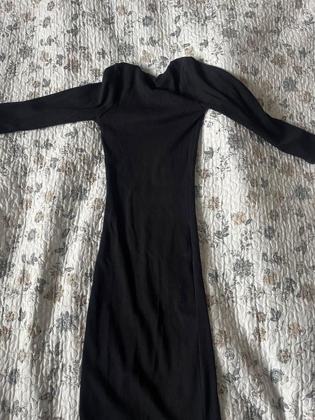 Elegantné obtiahnuté šaty, m