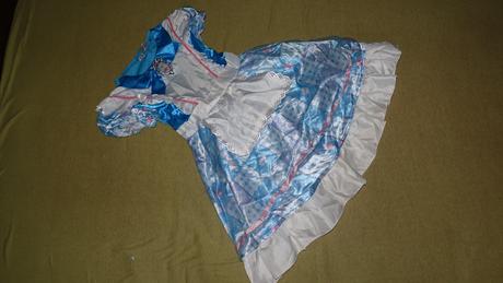 Saty pre alenku v risi divov od george,