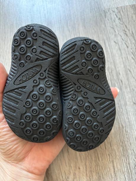 Topánky do vody, 19