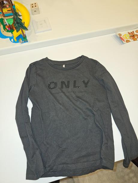 Nadherna mikina plus tričko gratis, c&a,134