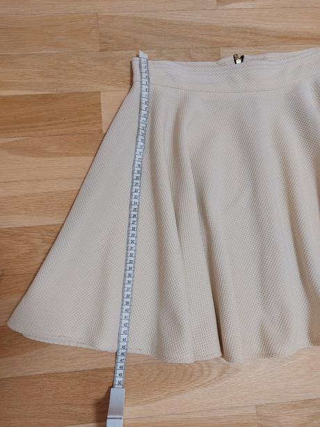 Sukňa veľkost 38, 38