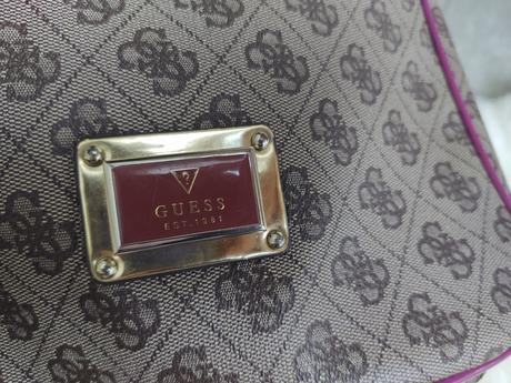 Kabelka guess, guess