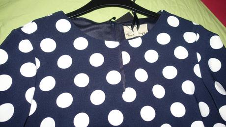 Nove saty phase eight, 38