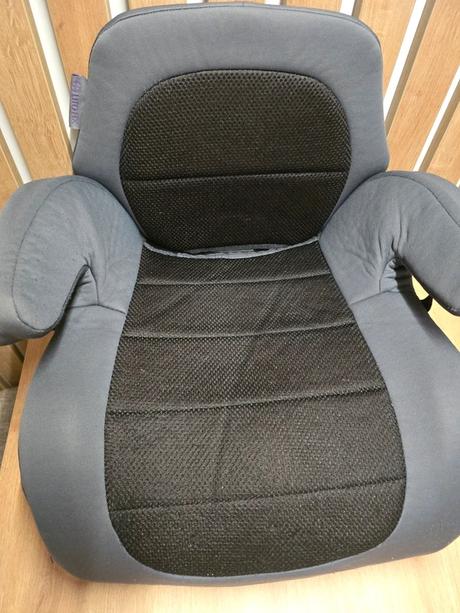 Podsedák s isofixom, 