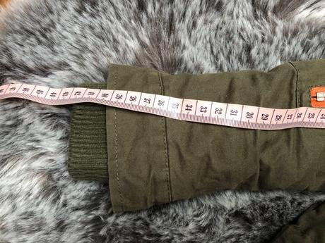 Hrubšia bunda reserved, reserved,98