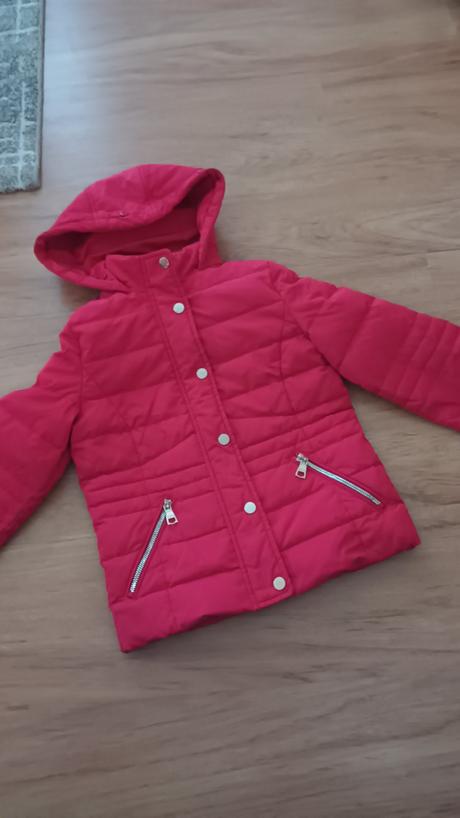 Krásna červená bundička, 128