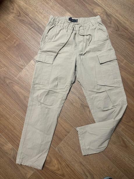 Nohavice, bershka,s