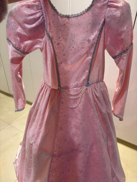 Kradne princeznovske saty, tu,128