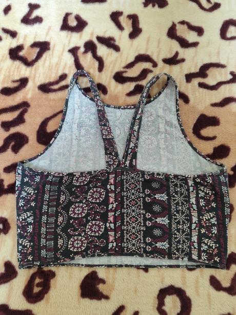 Pekny top so zaujimavym vzorom, stav ako na fotke,, terranova,m