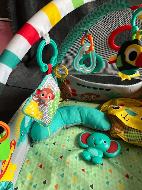 Bright starts deka na hranie 5v1,