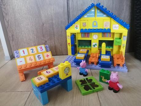 Stavebnica playbig bloxx peppa pig sa v škole,