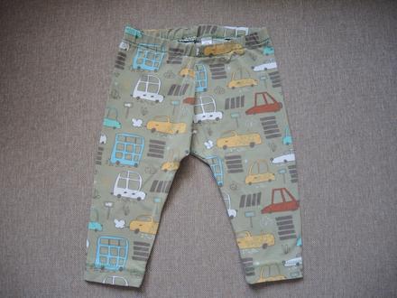 Legíny s autíčkami, 74