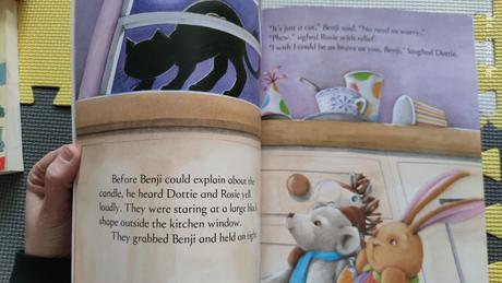 Benji's new friends top stave - p, 