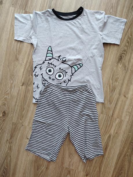 Pyžamo, reserved,158