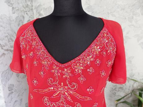 Velmi pekna bluzka na slavnost, 38