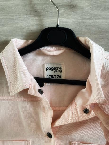 Nádherná bezchybná riflova bundicka - sedi na s, takko,170