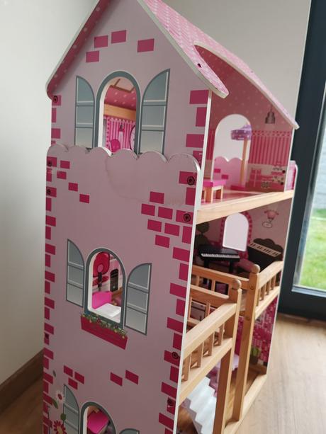 Dreveny domcek pre babiky, 