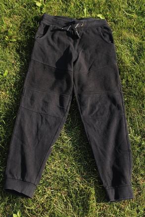 Teplejšie tepláky 146/152, lupilu,146