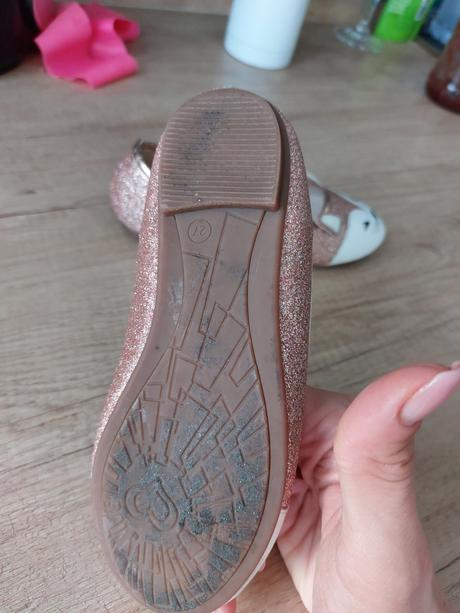 Krásne topanocky, 27