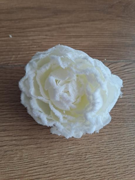 Kvety na dekorovanie,