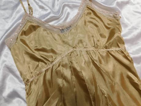 Velmi pekne lahučke šaty, 38