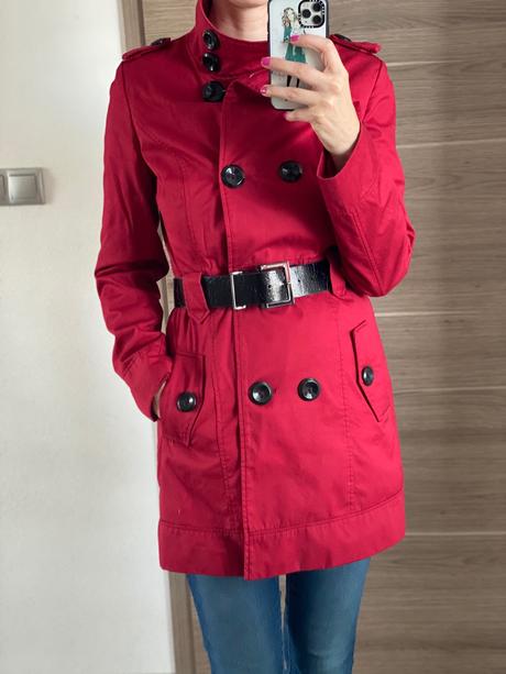 Červený kabát, reserved,38