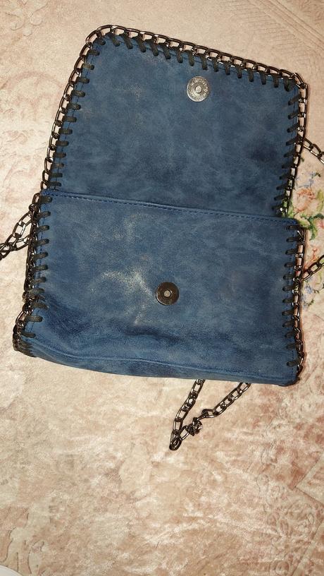 Mala kabelka brusena koža,