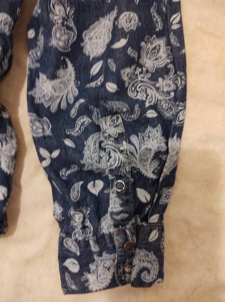 Košeľa vo veľmi dobrom stave, 46