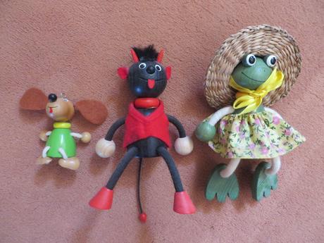 Drevené hračky na zavesenie - žabka, psík, 