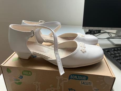 Sandalky na 1. sv. prijimanie, 32