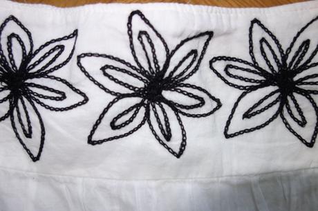 Vyšívaná sukňa m, m