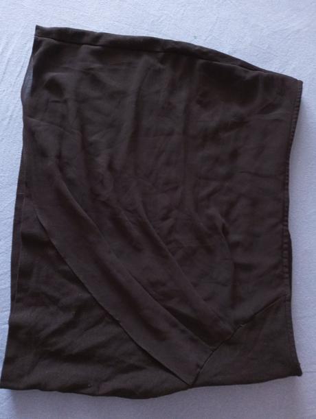 Čierna sukňa so sietkou, 42