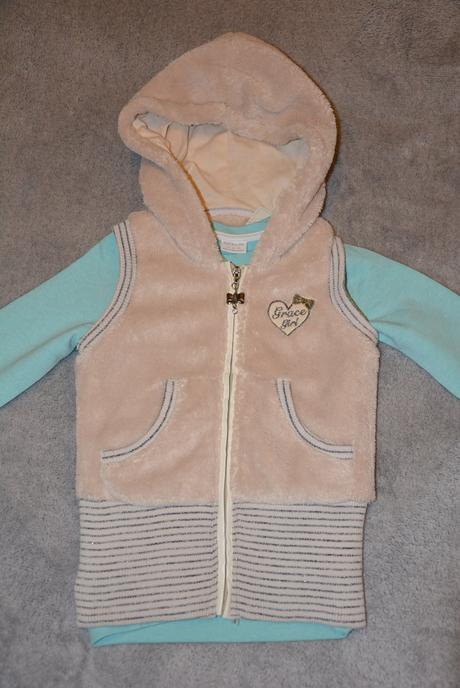 Krémová huňatá vestička, grace,128