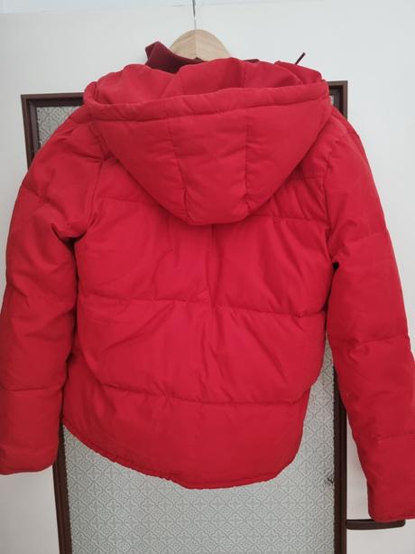 Červená bunda, lee,s