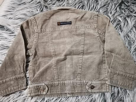 Mendžestrova bundička, 98