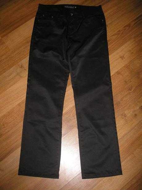 Nohavice matno-leskle, 32