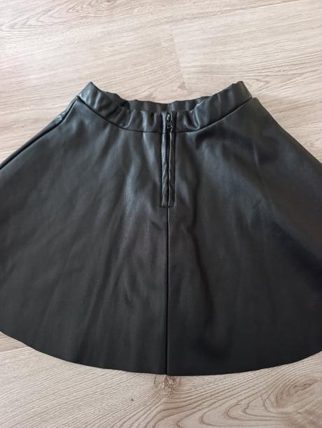 Koženková sukňa, 110